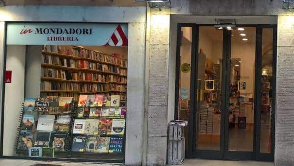 Mondadori Bookstore