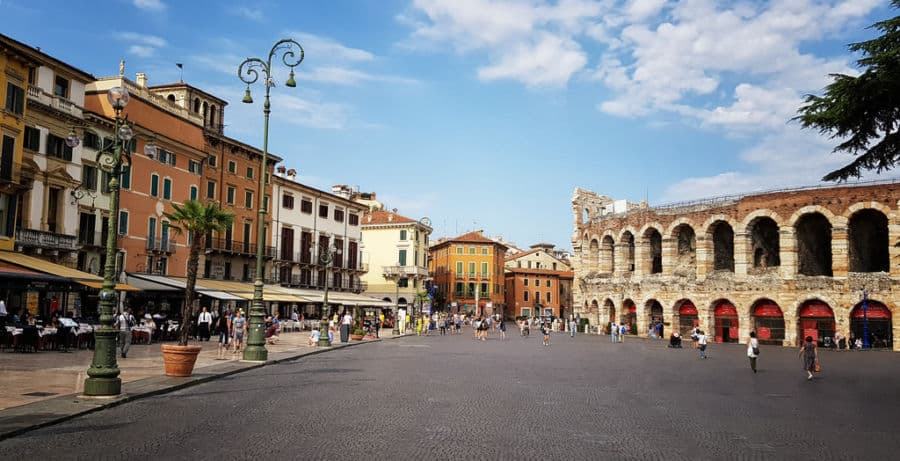 Piazza Bra e l’Arena di Verona