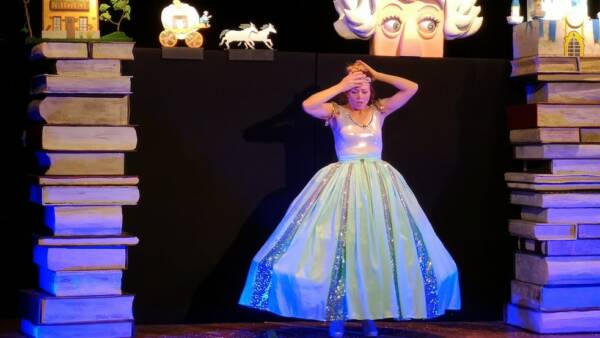 Fiaba “Cenerentola in bianco e nero” al Teatro Stimate