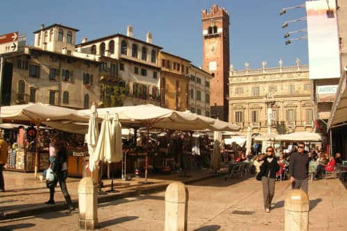 Piazza erbe a Verona