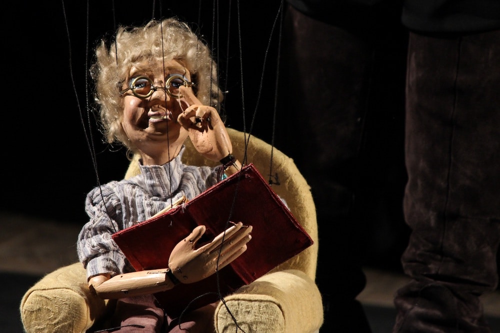 Camminando sotto il filo