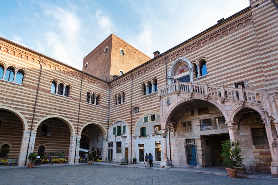 cortile mercato vecchio