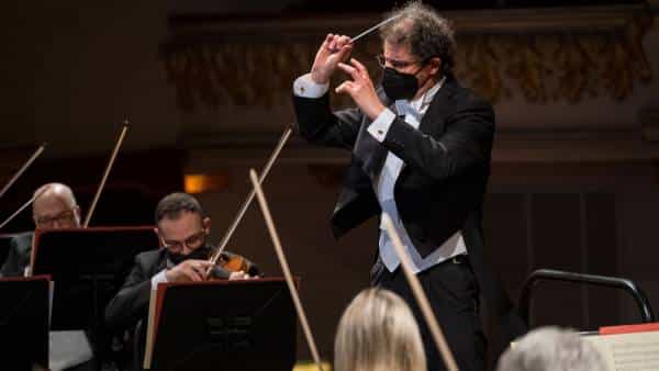 Pietro Rizzo torna al Teatro Filarmonico con un inedito programma tutto Strauss