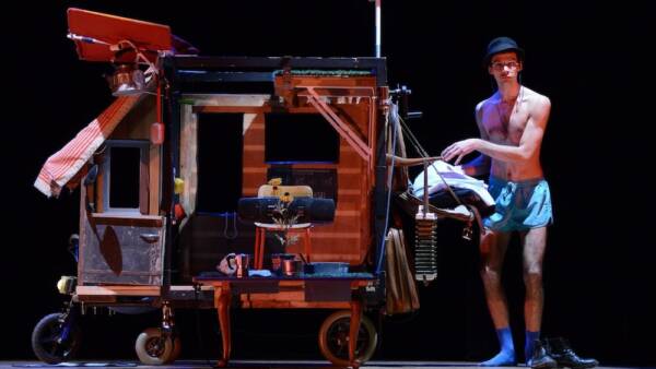 “La luna sull’uomo” al Teatro Dim