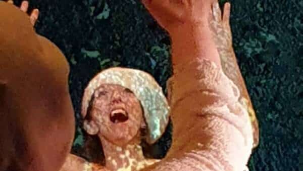 “Happy Days” in lingua italiana e in LIS (Lingua Italiana Segni)