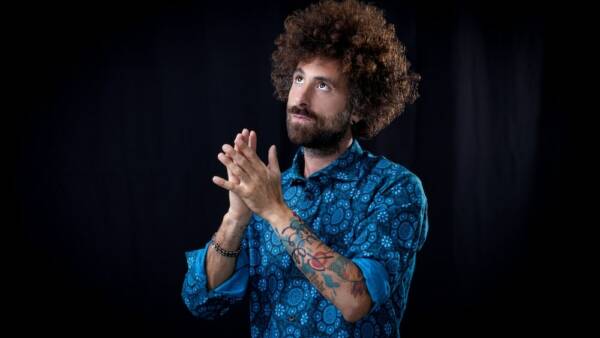 GioEvan torna sul palco con “Moksa Bar”