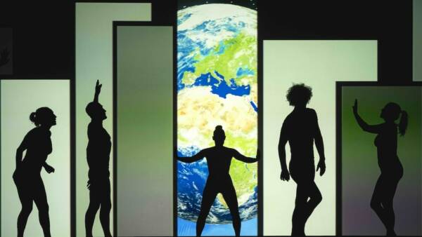 “Moving Shadows – Our World!” al Teatro Ristori