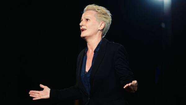 “Offro io!” di e con Antonella Questa al Teatro Astra