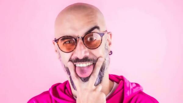 Daniele Fabbri porta lo spettacolo “Clitoridere” al Cinema Nuovo San Michele