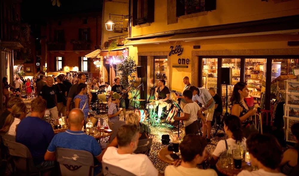 musica in piazza a malcesine